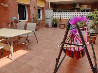 Piso con 4 habitaciones y terraza