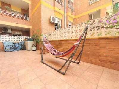 Piso con 4 habitaciones y terraza