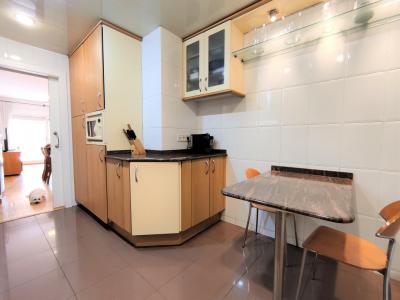 Piso con 4 habitaciones y terraza