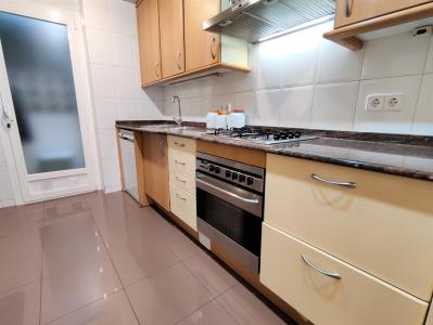 Piso con 4 habitaciones y terraza