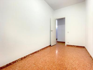 Piso con 4 habitaciones y terraza