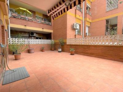 Piso con 4 habitaciones y terraza