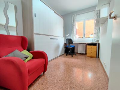 Piso con 4 habitaciones y terraza