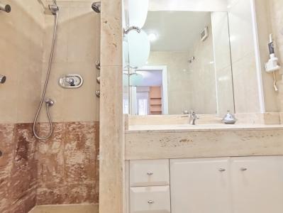 Piso con 4 habitaciones y terraza