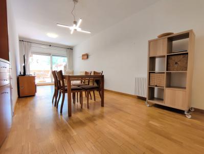 Piso con 4 habitaciones y terraza