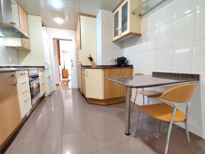 Piso con 4 habitaciones y terraza