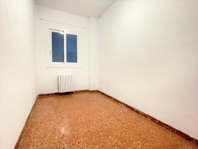 Piso con 4 habitaciones y terraza