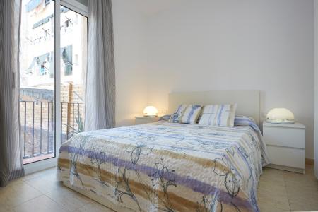 Apartamento con balcón y dos habitaciones en Eixample de Barcelona