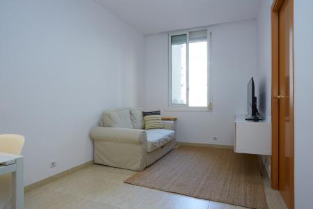 Apartamento con balcón y dos habitaciones en Eixample de Barcelona