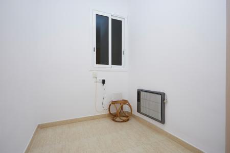 Apartamento con balcón y dos habitaciones en Eixample de Barcelona