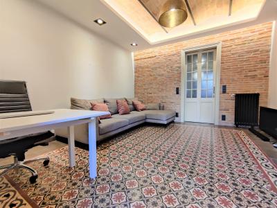 Piso con 2 habitaciones en el centro