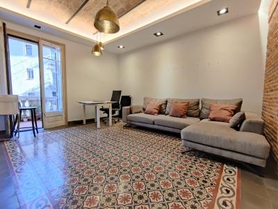 Piso con 2 habitaciones en el centro