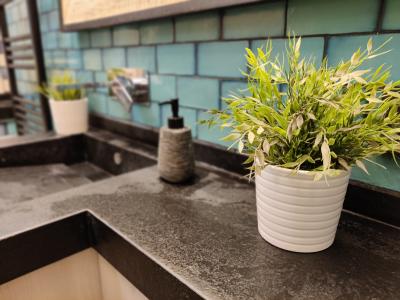 Piso con 2 habitaciones en el centro