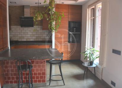 Piso con 2 habitaciones en el centro