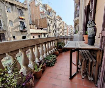 Piso con 2 habitaciones en el centro