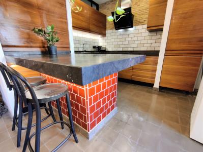 Piso con 2 habitaciones en el centro