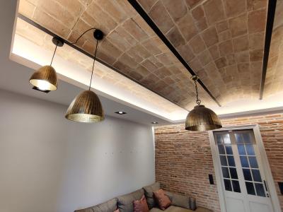 Piso con 2 habitaciones en el centro