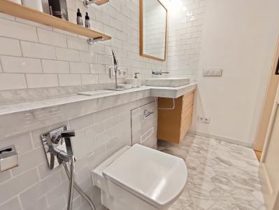 Piso con 2 habitaciones en el centro