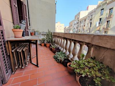 Piso con 2 habitaciones en el centro