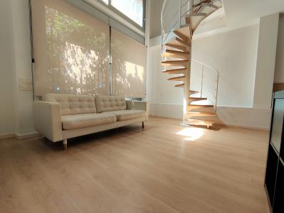 Dúplex semi-amueblado con aire acondicionado