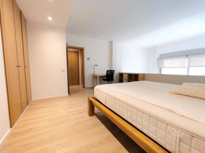 Dúplex semi-amueblado con aire acondicionado