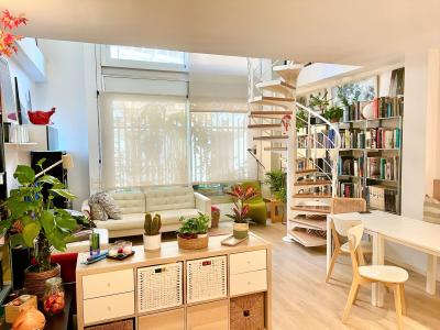 Dúplex semi-amueblado con aire acondicionado