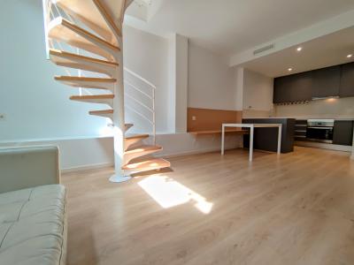 Dúplex semi-amueblado con aire acondicionado