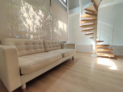 Dúplex semi-amueblado con aire acondicionado