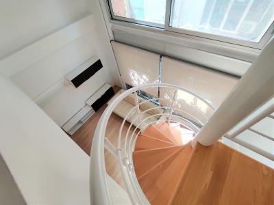 Dúplex semi-amueblado con aire acondicionado