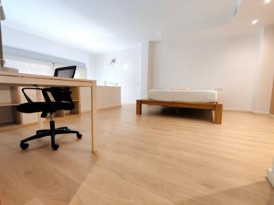 Dúplex semi-amueblado con aire acondicionado