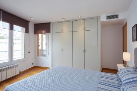 Apartamento de alquiler temporal en Sarrià-Sant Gervasi con 3 habitaciones dobles