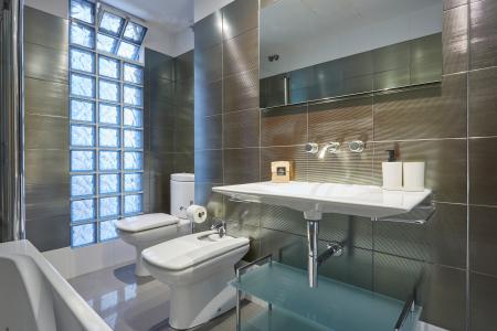 Apartamento de alquiler temporal en Sarrià-Sant Gervasi con 3 habitaciones dobles