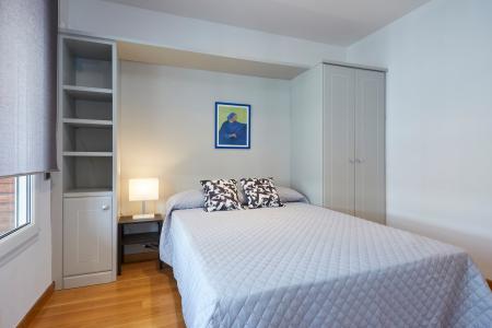 Apartamento de alquiler temporal en Sarrià-Sant Gervasi con 3 habitaciones dobles