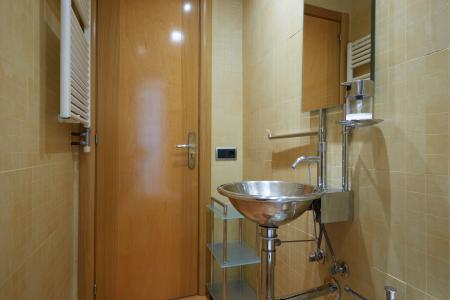 Apartamento de alquiler temporal en Sarrià-Sant Gervasi con 3 habitaciones dobles