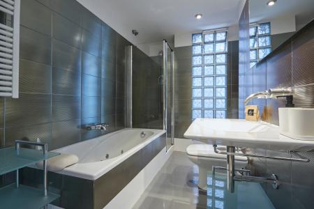 Apartamento de alquiler temporal en Sarrià-Sant Gervasi con 3 habitaciones dobles