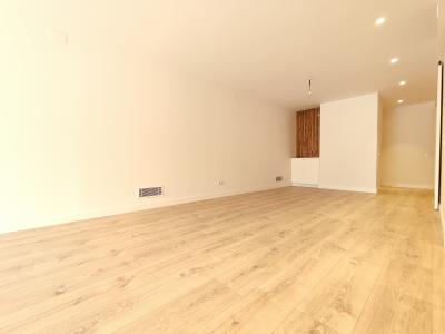 Piso reformado con 2 habitaciones
