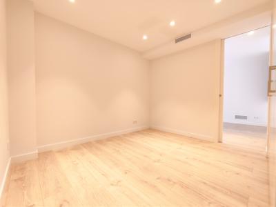 Piso reformado con 2 habitaciones