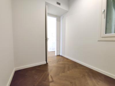Piso de obra nueva en el centro de Barcelona para alquiler 