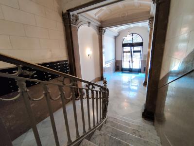 Piso de obra nueva en el centro de Barcelona para alquiler 