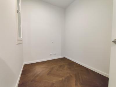 Piso de obra nueva en el centro de Barcelona para alquiler 