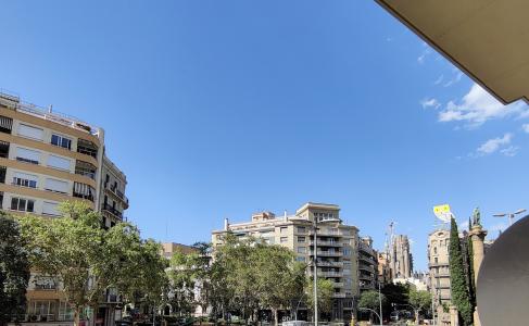 Piso de obra nueva en el centro de Barcelona para alquiler 