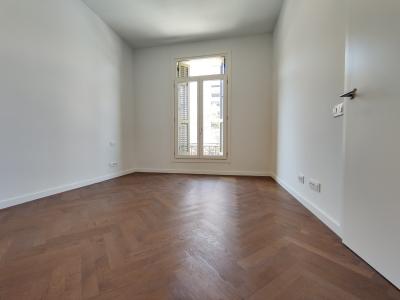 Piso de obra nueva en el centro de Barcelona para alquiler 