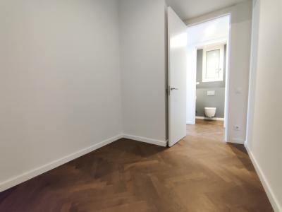 Piso de obra nueva en el centro de Barcelona para alquiler 