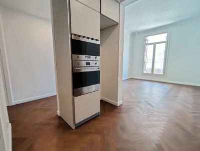 Piso de obra nueva en el centro de Barcelona para alquiler 