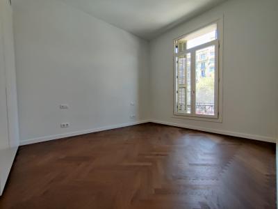 Piso de obra nueva en el centro de Barcelona para alquiler 