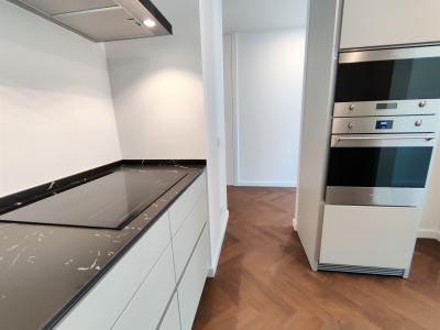 Piso de obra nueva en el centro de Barcelona para alquiler 