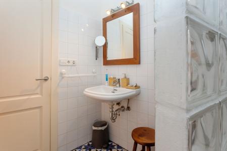 Pis en Lloguer a Barcelona Cometa - Carrer De La Ciutat (min. 6 Months)