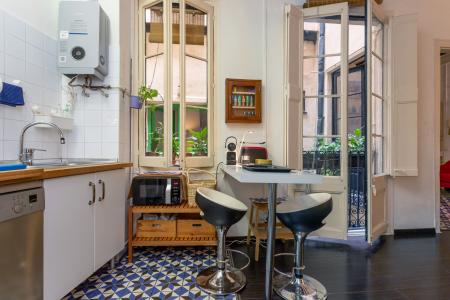 Pis en Lloguer a Barcelona Cometa - Carrer De La Ciutat (min. 6 Months)