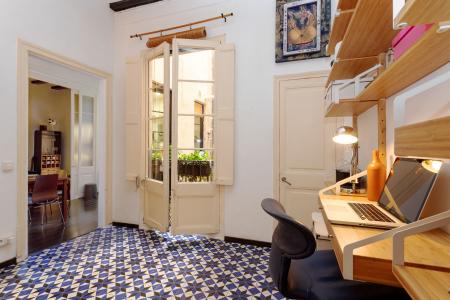 Pis en Lloguer a Barcelona Cometa - Carrer De La Ciutat (min. 6 Months)