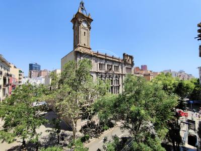 Piso totalmente exterior con 2 balcones